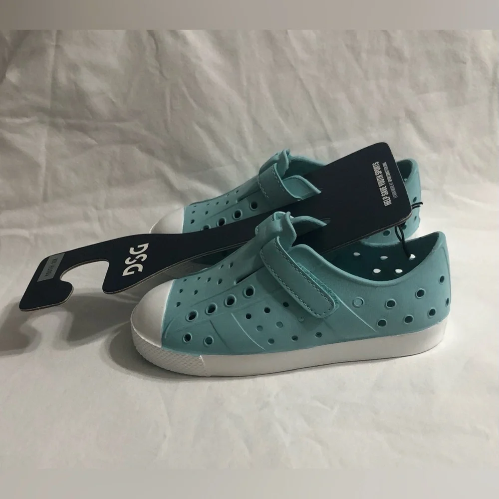 DSG Girls slip on sport water friendly shoes adjustable Valcro straps blue.10K